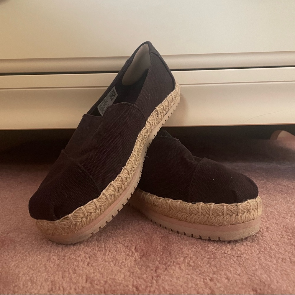 TOMS Black Slip On Espadrilles size 5